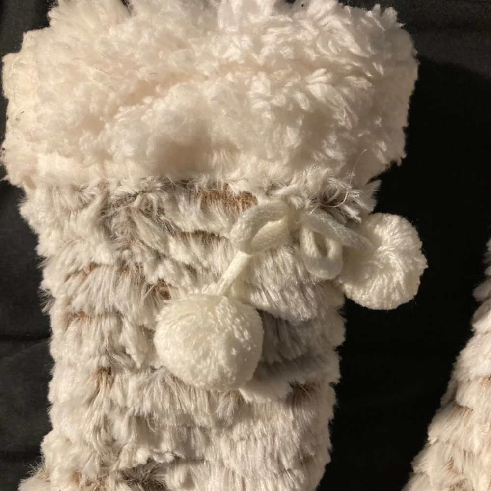 NWOT Furry Slipper Socks - Picture 2 of 5
